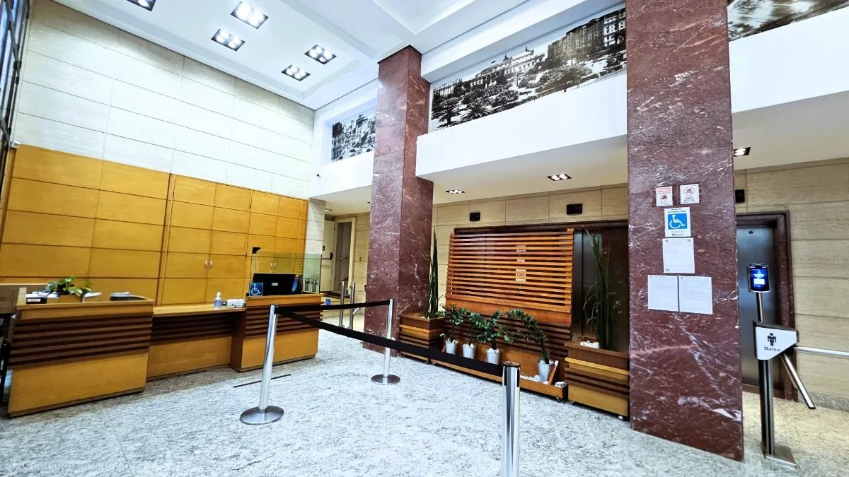Entrada do Edifício das Bandeiras, sede da Bravo RH